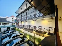 INN Kham Apartment Hotels near Chiangmai Bus Terminal 3