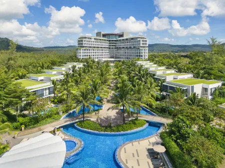 Best Western Premier Sonasea Phu Quoc Отели рядом с достопримечательностью «Chinh Toa Dalat»