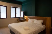 Room V Jalan Sultanah by SECOM Отели в г. Minyak Beku