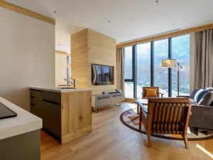 Yu Kiroro, Ski-in Ski-out Luxury Residences