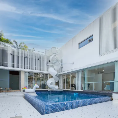 Sanya Cloud·Banshan Cloud Travel Design Pool Villa (Dadonghai Banshan Peninsula Branch)