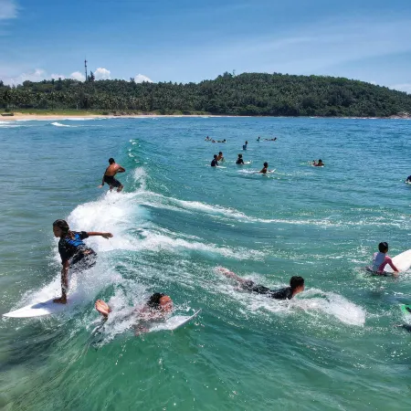 Tomorrow’s Stars Surfing Seaview Apartment (Wanning Riyue Bay Store)