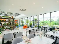 Fresh Resort Pattaya Hotels near Wat Khao Din Temple