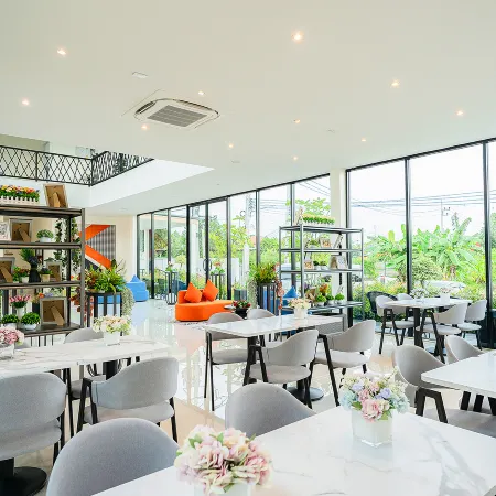 Fresh Resort Pattaya Отели рядом с достопримечательностью «Парк Юрского Периода»