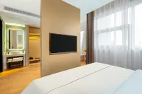 醒山·WAVE酒店（靖江人民公園店） 鄰近靖江市圖書館（布市裡社區分館）的酒店