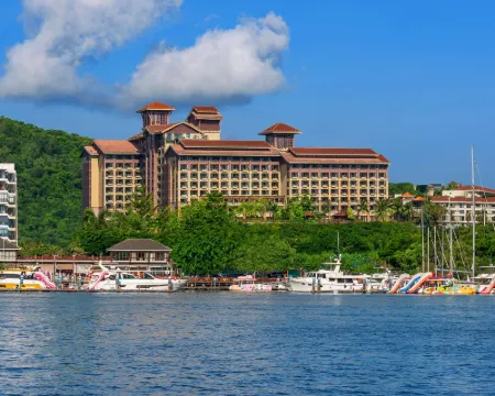 Four Seasons Ocean Courtyard Hotel Sanya Hotels in Sanya