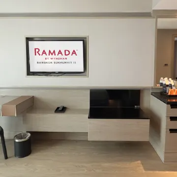 Ramada Graand Swiss Sukhumvit 11 Отели рядом с достопримечательностью «Торговый центр Terminal 21»