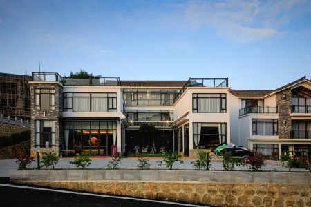 Fengkai Hejiang Bieyuan Homestay Отели в г. Фенкай