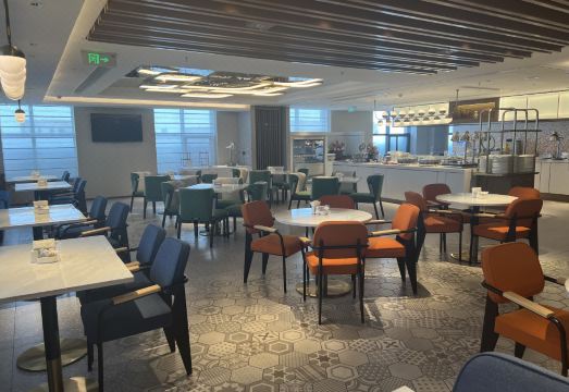 3. 힐튼 가든 인 ..