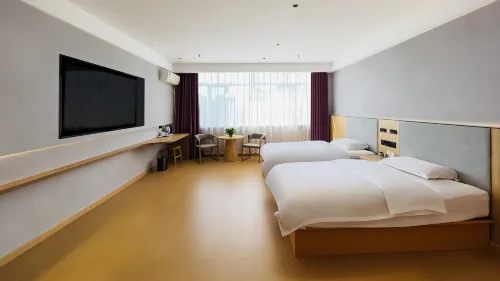 Xinyuan Hotel (East Ujimqin Banner Baogeda Wula Street)