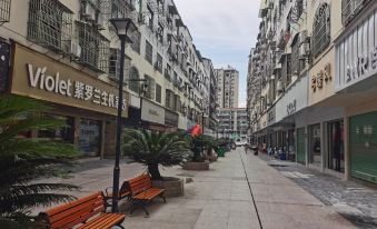 Longxiang Hotel (Yihuang Xueqian Street Fengshenxiang Pedestrian Street)