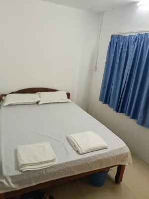 Good Luck Hostel Hotels in Kakab