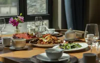 Kurdining Spruce Hotel (Gongliu Kurdining Scenic Area Branch) - breakfast