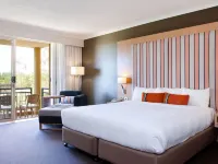 Mercure Gold Coast Resort Hotels near Ashmore