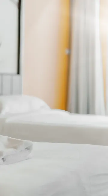 พิเศษห้องเตียงคู่ 2 ท่าน พร้อมอาหารเช้า 2 ท่าน พิเศษโปรปาร์ตี้ริมสระ