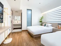 Beihai Yuegang Hotel (International Passenger Port Qiaogang Branch) Hotels near Qiaogang Fengqing Street