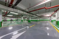 Sakura Four Seasons Hotel - parking