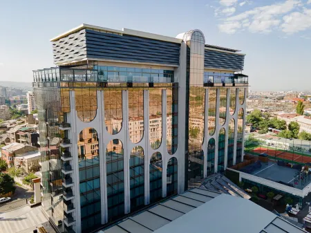 Seven Visions Resort and Places, the Dvin