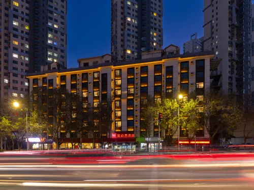 Ibis Hotel (Lanzhou West Railway Station Qilihe Yellow River Bridge)