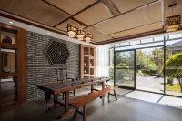Julin Hot Spring  Homestay - parcheggio