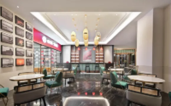 Jinjiang Downtown JJN Airport · Night Marke