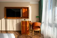 James Joyce Coffetel (Beijing Qingheying Metro Station Beiyuan Convention Center) Hotels near Stone Oil And Grain
