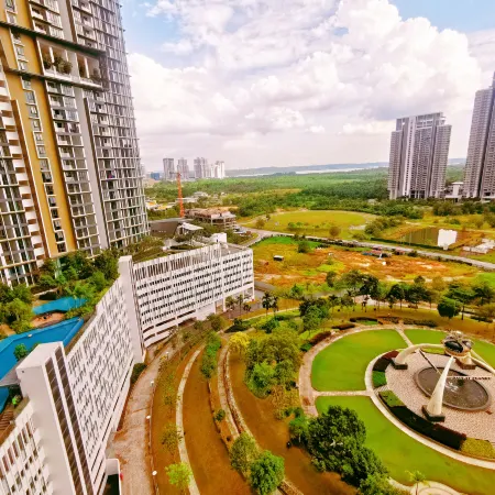 Legoland -3min Drive at Elysia Park @Happy Wonder Stay-8pax(max)-Pool Garden View-Kids Friendly