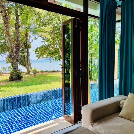 Amatapura Beachfront Villa 14