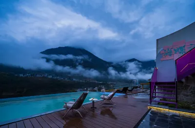 Hailuogou Luanxi Hidden Mountain Snow Mountain Scenic Hot Spring Resort Hote 중국 공가산 해라구 주변 호텔