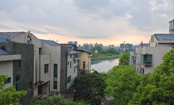 Zixing City Dongjiang Lake Xiuliu youth homestay