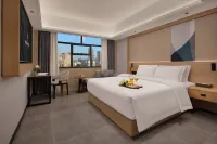 Jinxiu Tianyuan Hotel (Shaoyang High Speed Railway Station) Hotels near Aiyou Frozen Food Wholesale Firm