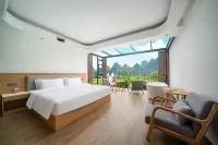 Shijian Homestay (Yangshuo Yulong River Qiangu Scene District Store)
