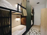 Jiran Hostel Kota Kinabalu Отели рядом с достопримечательностью «Торговый центр Wisma Merdeka»