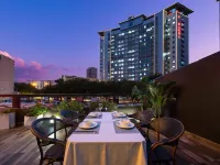 The Rainy Alley Hotels in Fuyang