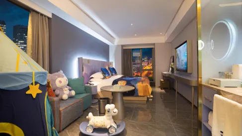 Manlu CC Hotel (Zhengzhou East Railway Station China Resources Times Square Branch)