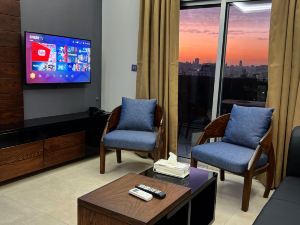 Porno ehtiros bilan kotarildi Qiz hozir jinsiy aloqaga tayyor