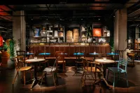 Ruby Molly Hotel Dublin by IHG - bar