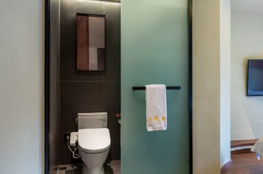 Lugu Lake Luzhixu Hotel (Sanjiacun Wharf Store)