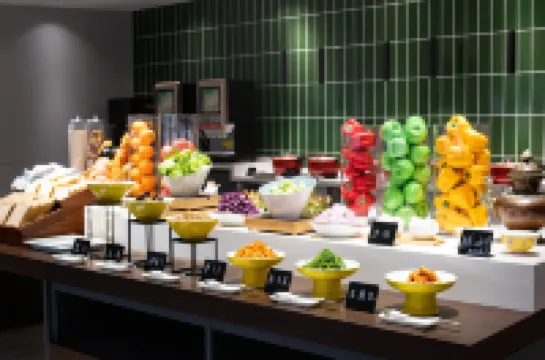 Yujing Saussurea French Style Hotel