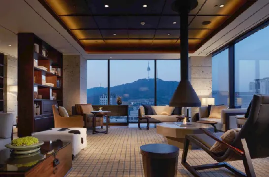 ROYAL HOTEL SEOUL Myeongdong โรงแรมในเมียงดง