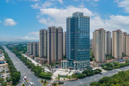 Vienna International Hotel (Yiyang Urban Academy) Отели в г. Иян