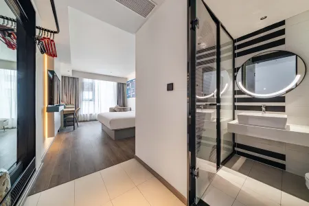 Ibis Hotel (Leshan City Center)