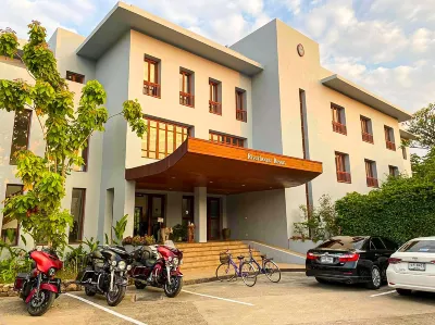 Riverhouse Resort Hotels in Mae Sariang