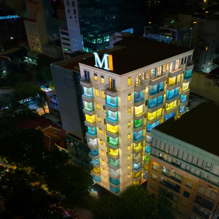 M Village Hotel Tao Dan Park, a brand of Modern Village Lifestyle Отели рядом с достопримечательностью «Дворец Воссоединения»