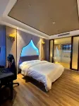 WEIDI HEYING APARTMENT