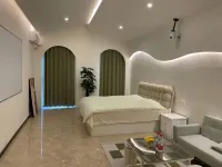 Room - พร้อมระเบียง