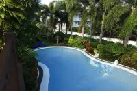 Villa Celine Laguna Hotels in Calauan