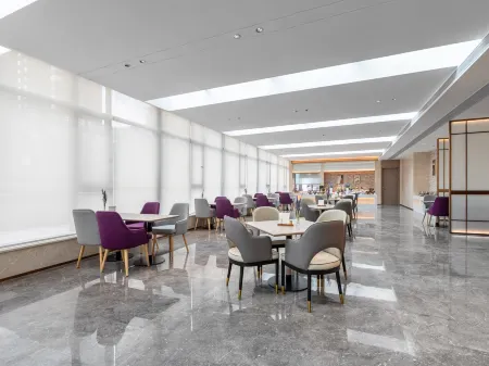 Lavande Hotel ( Shenyang Beiling Park COFCO Plaza ) Отели рядом с достопримечательностью «SAC (Shenyang Aircraft Corporation) Aviation Expo Park»