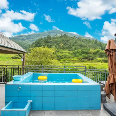 Mengxian Riverside · 270° view of the mountain view of Tangquan Resort and Accommodation Hotels in de buurt van Jiangxi Lingshan