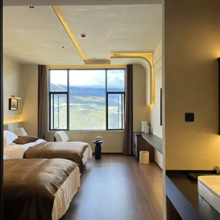 Yunmanshan Luxury Homestay (Feilai Temple Scenic Area)